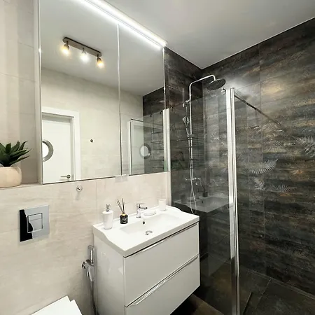 Hotel Portova By Q4 5*